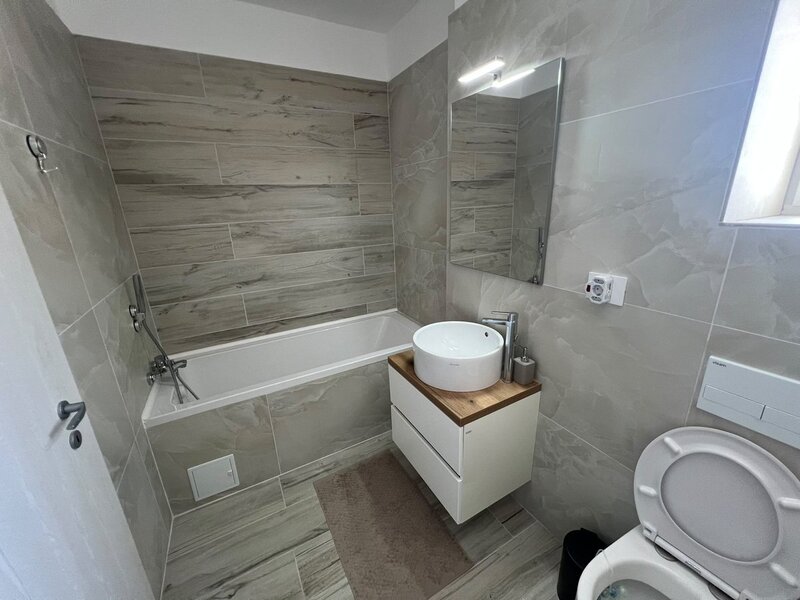 Pipera, apartament lux decomandat, 3 camere, loc de parcare inclus.